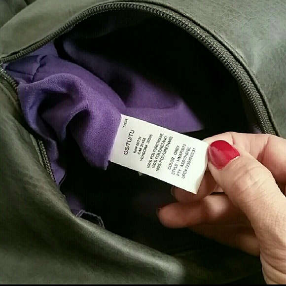 Miley Cyrus Max Azria bag - Picture 3 of 5